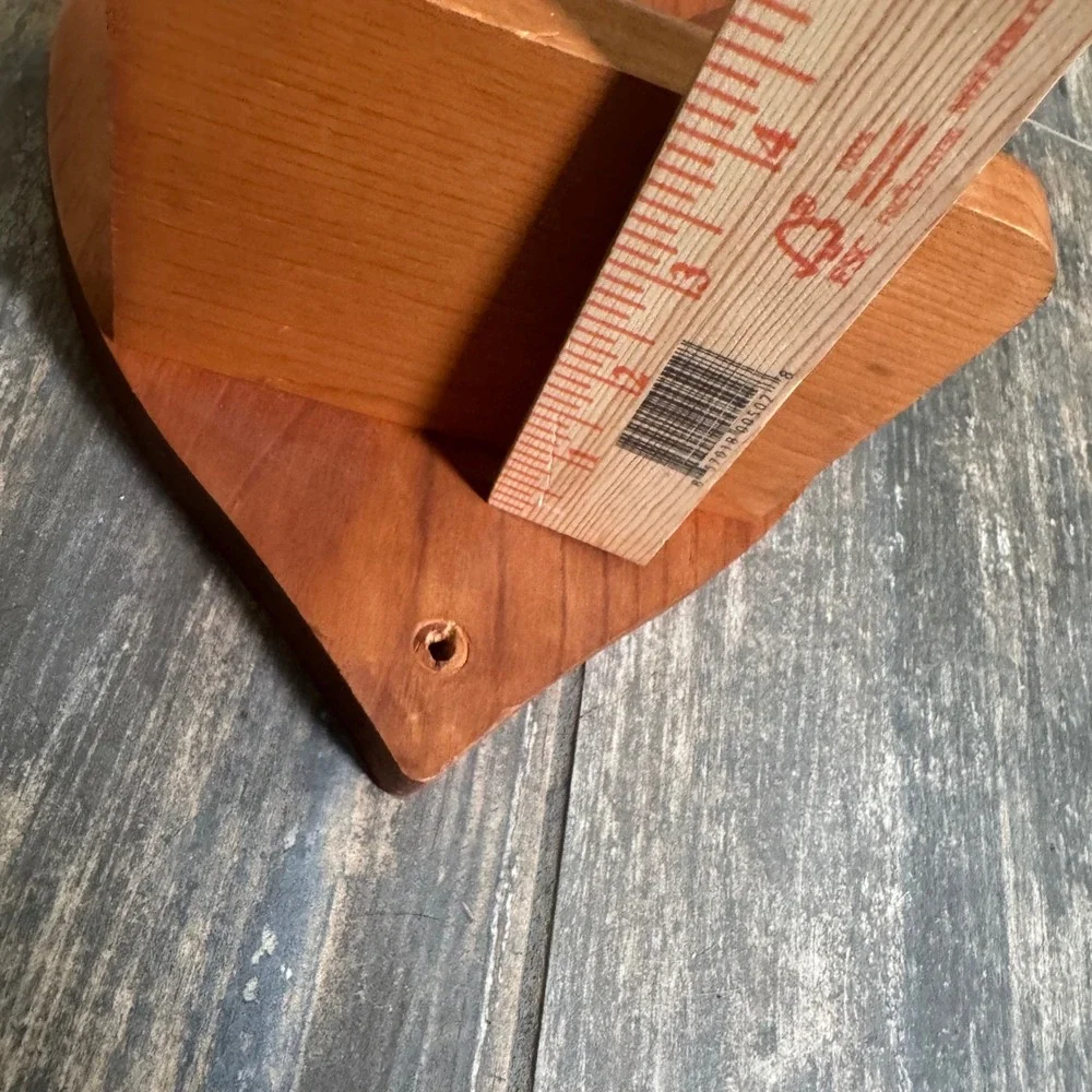 Vintage Heart Wood Wall Trinket Shelf 20
